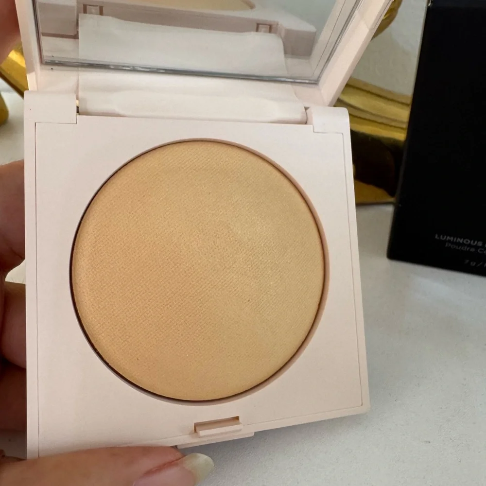 Laura Mercier Real Flawless Luminous Perfecting Powder 